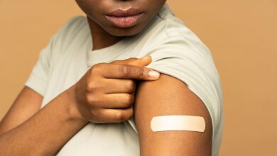 Study Pinpoints Factors Driving COVID Vaccine Hesitancy Among Black Women