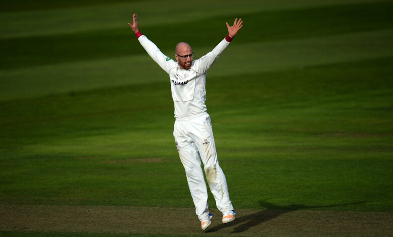 Leach, Bess leave Lancs broken on the wheel