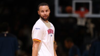 Steph Curry Slams ‘Twitter Fingers’ for Warriors Trade Talk amid NBA Deadline Rumors