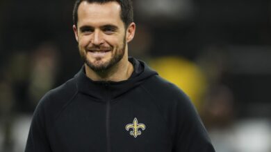 Derek Carr converts salary cap, will stay in New Orleans, per reports