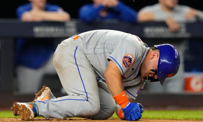 “Mets Are Falling Apart” – 23YO Catcher’s Injury Sparks Panic as Fans Brace for Brutal Downfall