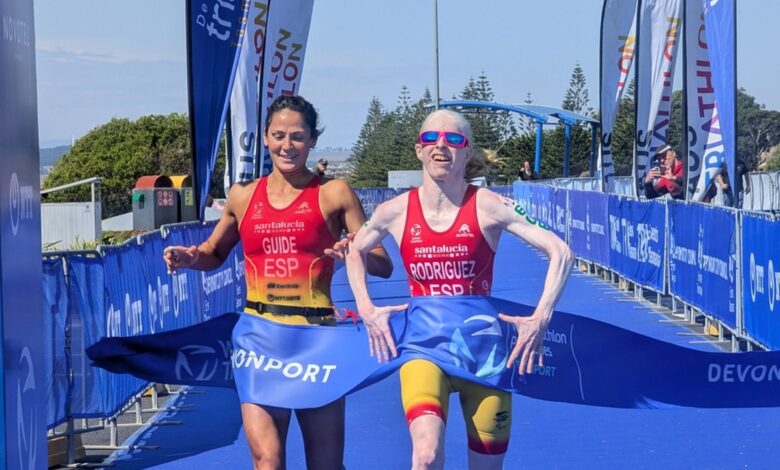 Paralympic champion kicks off World Triathlon Series with STUNNING victory in Devonport