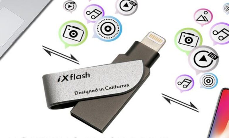 This tiny 2TB USB Flash drive can both charge and backup your iPhone at the same time