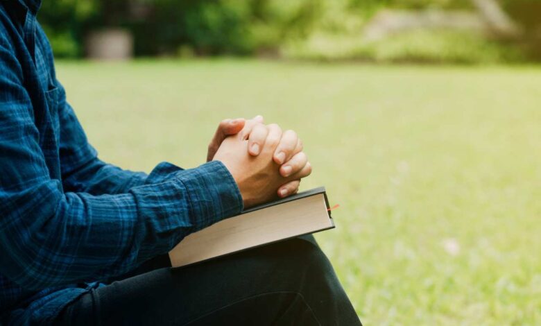 Is the stock market open on Good Friday? Does the post office deliver mail?