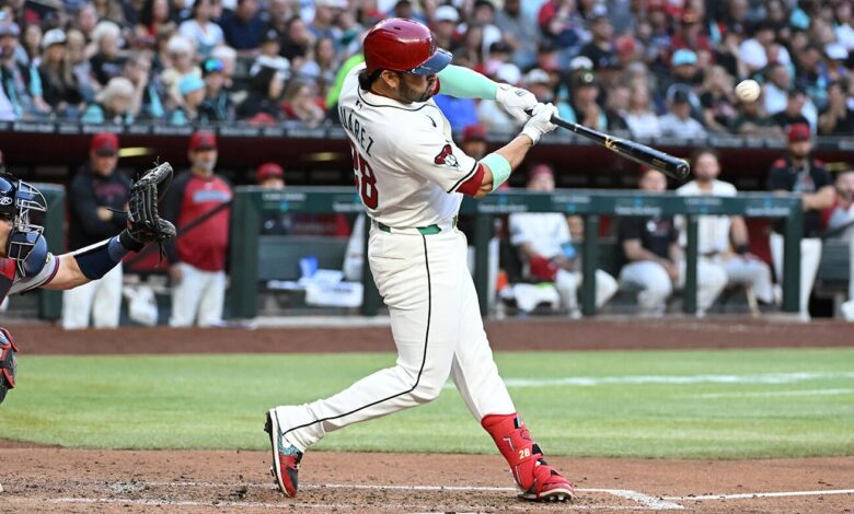 Eugenio Suárez homers four times in loss to Braves as Diamondbacks slugger joins select company in MLB history