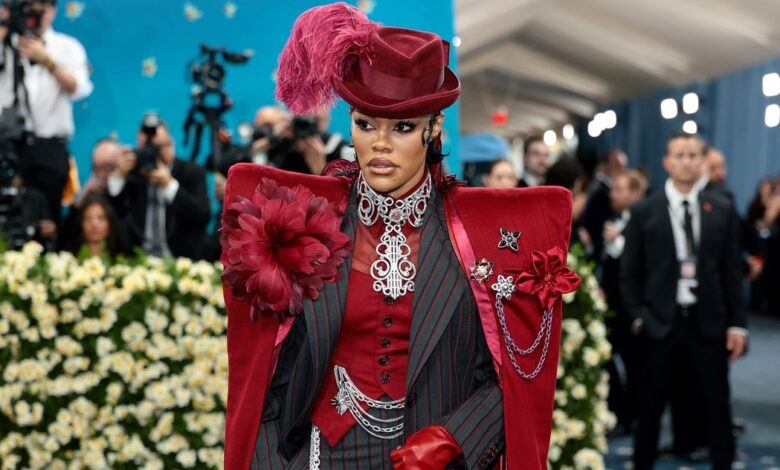 Met Gala Arrivals Are Lookin’ Superfine: Live Updates