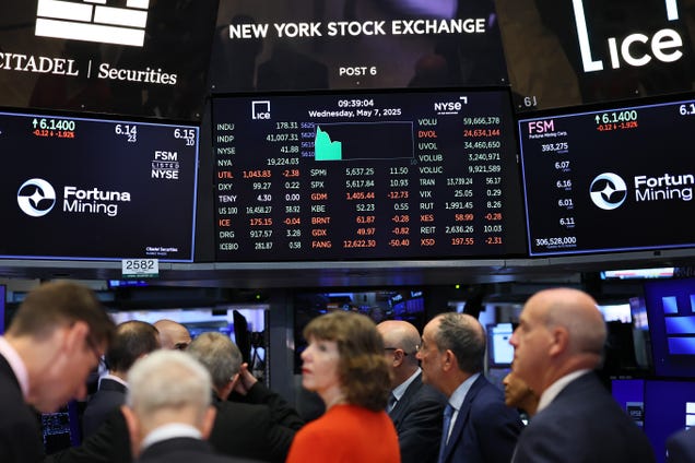 The Dow climbed 250 points as Trump announced a U.K. trade deal