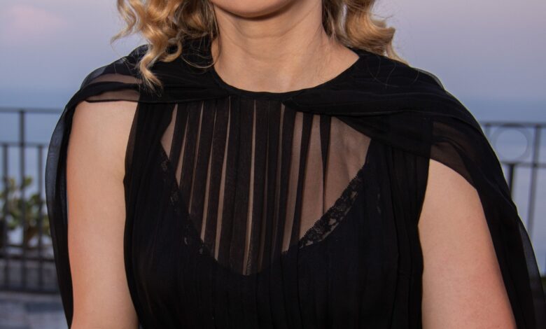 Amber Heard Celebrates Mother’s Day by Announcing She Welcomed Twins ‘On My Own Terms’