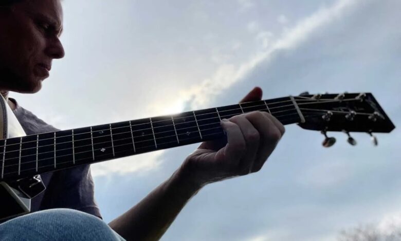 Learn to Play Simple but Musical Solos with Just Five Notes in Open Position