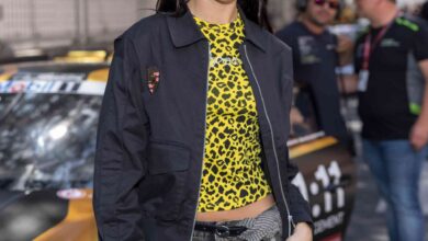 Dua Lipa Accelerates This DIY Jeans Trend With Her Favorite Sporty Sneaker