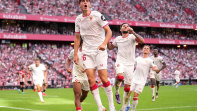 Sevilla & Napoli locked in talks over defender transfer