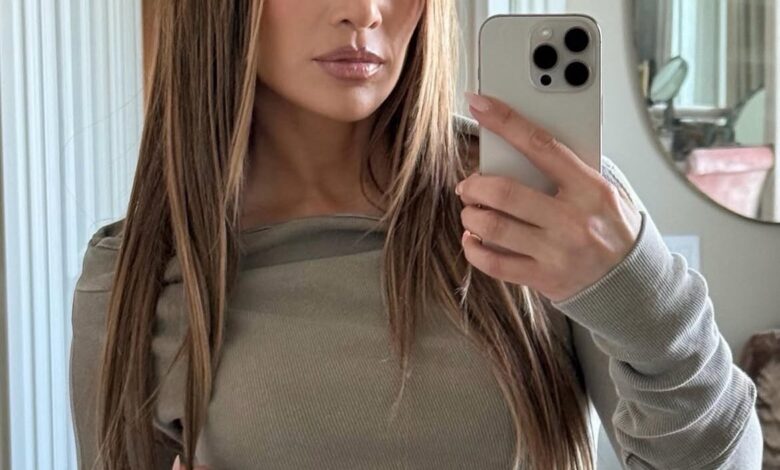 Jennifer Lopez’s ‘BB Cream’ Mani Is the Best Way to Get ‘Your Nails But Better’ in Summer 2025