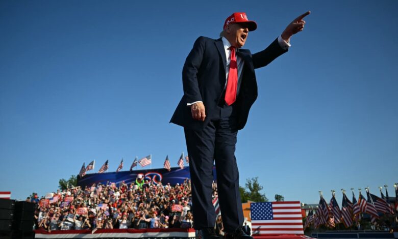 S&P 500 futures and dollar dip as Trump revives tariff tension