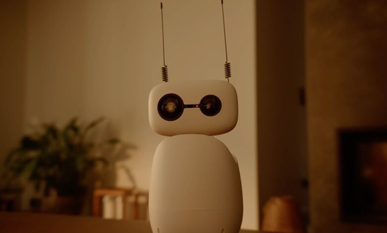 Hugging Face opens up orders for its Reachy Mini desktop robots