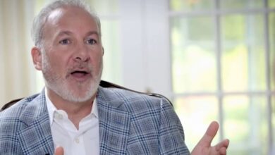 Peter Schiff: Bitcoin Price Record Highlights US Dollar Weakness