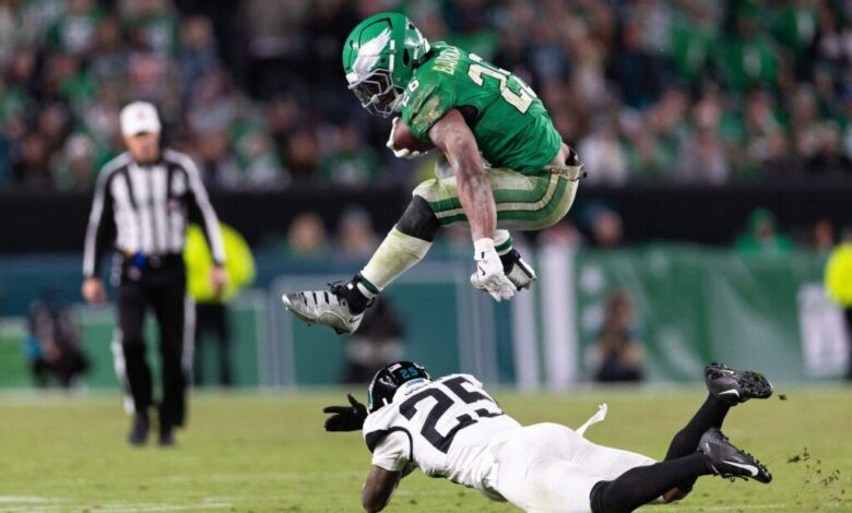 Saquon Barkley Makes Stunning Comparison Between Michael Jordan’s Iconic Dunk and His Viral Backwards Hurdle