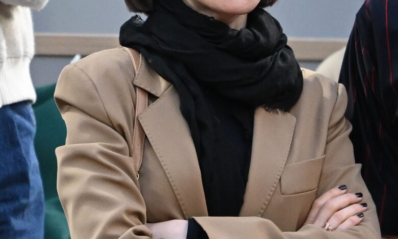 Lily Collins’ Anti-Emily in Paris Travel Look Stars 2 Contrasting Trends for Fall 2025