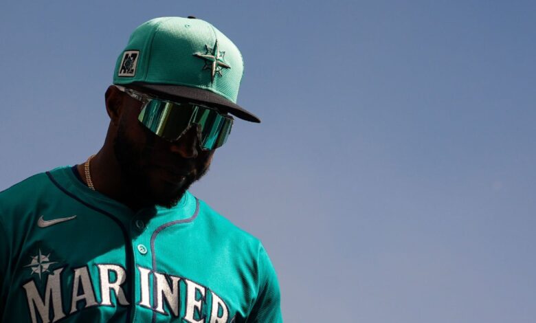 Robles suspended 10 games, fined for bat heave