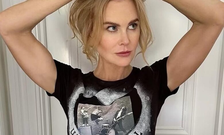 Nicole Kidman’s Natural Curly Hair in Rare Family Photos