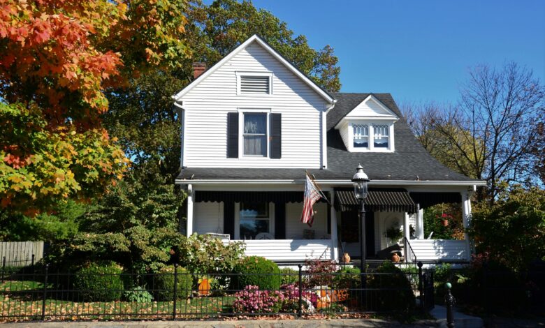 Mortgage Rates are Falling. Here’s What Homebuyers and Sellers Should Do About it.