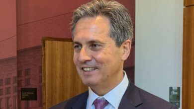 Fed officials, worried about jobs, muse on rate-cut prospects 