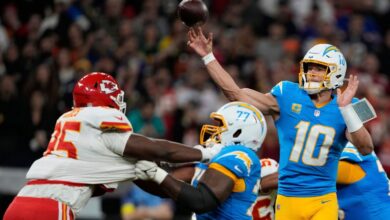 Herbert shines as Chargers earn AFC West win over Chiefs in Brazil