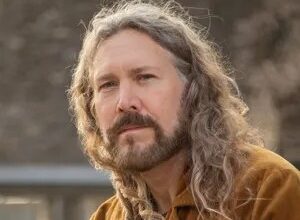 Review: Buck Curran’s ‘Far Driven Sun’ Reunites a Beloved Sobell Guitar with a Master of Acoustic Atmosphere