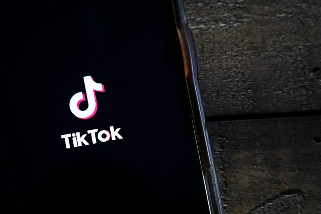Trump Signs off on TikTok Deal as China Weighs Details