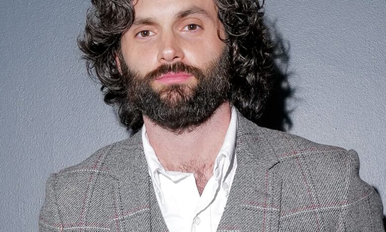 Penn Badgley on Filming You Sex Scenes