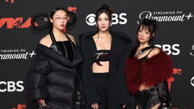 ‘KPop Demon Hunters’ Singers Make Surprise ‘SNL’ Appearance With First-Ever “Golden” Performance